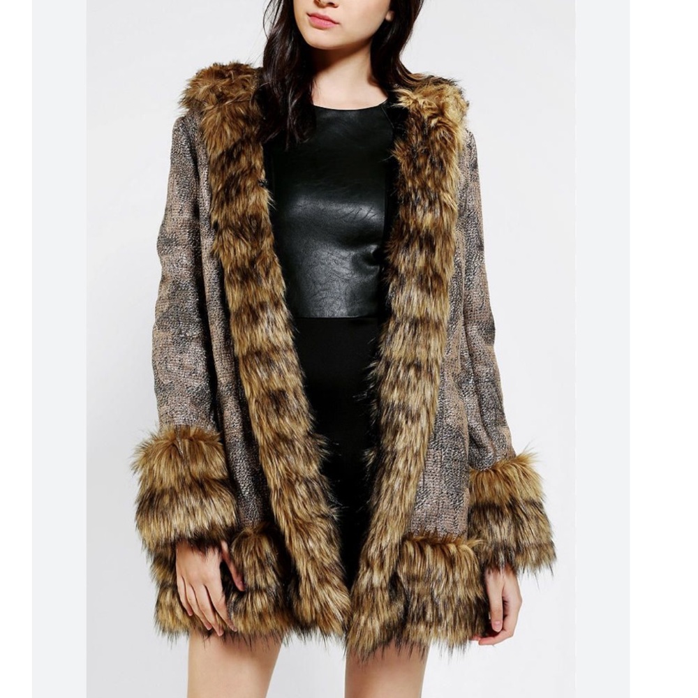 ❗️ISO❗️Minkpink Magic Carpet coat
